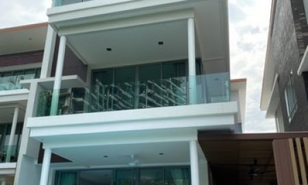 ขายบ้าน - ขายบ้านใหม่ ติดทะเล ชลบุรี 5 นอน 6 น้ำ 455 ตรม 3 ชั้นครึ่ง