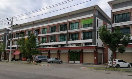 ขายอาคารพาณิชย์ / สำนักงาน - ขายพร้อมผู้เช่า อาคารพาณิชย์ JSP CITY รังสิต-คลอง 1 ต.ประชาธิปัตย์ อ.ธัญบุรี จ.ปทุมธานี 34 ตรว.