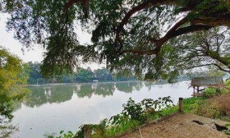 ขายที่ดิน - ขายที่ดินติดแม่น้ำ แควน้อย เมืองกาญจนบุรี ขนาด 10 ไร่ บรรยากาศดีมาก หน้าน้ำสวย น้ำใสมาก ลมเย็น