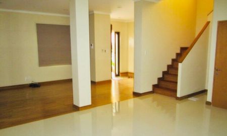 ให้เช่าบ้าน - บ้านเดี่ยว สำหรับพักอาศัย ให้เช่าในย่านพร้อมพงษ์ For Rent Single House with private pool in Prompong