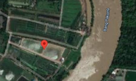 ขายที่ดิน - ขายที่บ่อติดแม่น้ำบางปะกง 11 ไร่ แถมที่งอก 3 ไร่ ใกล้โรงเรียนบ้านพลับ บางคล้า - 400 เมตร จ. ฉะเชิงเทรา