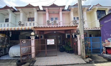 ขายทาวน์เฮาส์ - ขายทาวน์เฮาส์หมู่บ้านพุทธชาด ￼ สูง 2 ชั้น￼ เนื้อที่ 17 ตารางวา 2 ห้องนอน 2 ห้องน้ำ