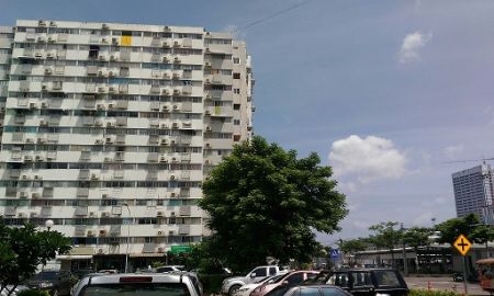 ขายคอนโด - ขายคอนโดเมืองทองธานี ตึก T9 ชั้น 14 วิวนอกด้านที่จอดรถ ใกล้คอสโม