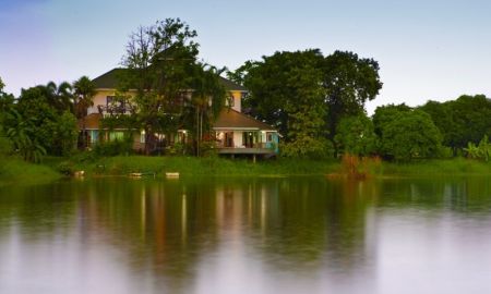 ขายบ้าน - บ้านพร้อมที่ดินสวย โครงการแลนด์แอนด์เฮาส์ ริมน้ำ สไตล์รีสอร์ท ริมแม่น้ำบางปะกง ปราจีนบุรี
