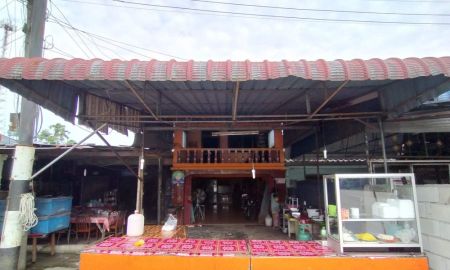 ขายบ้าน - ขายบ้านพร้อมที่ดินราคาถูกมาก ที่ทำเลดี เหมาะกับการเปิดร้านค้าหรือพักอาศัย (พิกัดสามแยกบ้านบูเกะตา ใกล้ด่าศุลกากรไทย-มาเลเซีย)