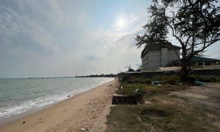 ขายที่ดิน - ขายที่ดิน ติดทะเล หาดพลา ระยอง 275 ตรว กว้างติดทะเล 28ม. แปลงมุม