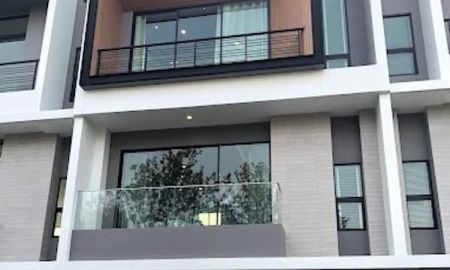 ให้เช่าทาวน์เฮาส์ - Luxurious Townhome for RENT, Krungthep Krita Nirvana DEFINE ศรีนครินทร์-พระราม9 3ชั้น 3ห้องนอน 4ห้องน้ำ