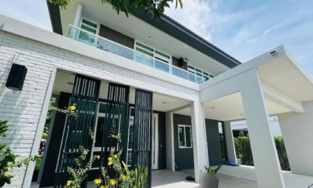 ขายบ้าน - โครงการหรู Land&House ขาย 9.6 ล้าน 81 ตรว. 4 นอน มัณฑนา สันทราย บ้านเดี่ยวหลังใหญ่ 2 ชั้น แปลงหัวมุม เฟอร์นิเจอร์ครบ พร้อมเข้าอยู่ได้เลย