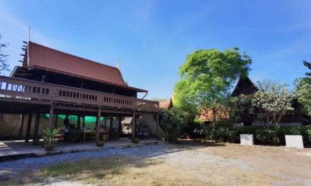 ขายบ้าน - บ้านเรือนไทย สวยท่ามกลางธรรมชาติ บรรยากาศร่มรื่น วิวภูเขา บนพื้นที่ 1 ไร่ อู่ทอง สุพรรณบุรี