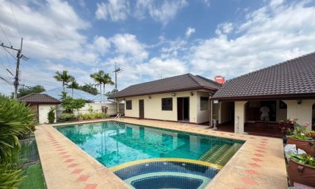 ให้เช่าบ้าน - ให้เช่าบ้านพูลวิลล่า 3 ห้องนอน 5 ห้องน้ำ ใกล้สนามกอล์ฟอีสเทิร์นสตาร์ หาดพลา บ้านฉาง