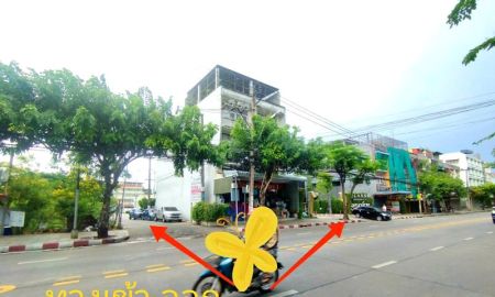 ขายอาคารพาณิชย์ / สำนักงาน - ขายอาคารพาณิชย์พร้อมกิจการวัสดุก่อสร้างทำเลดี ปากซอยอ่อนนุช21 ติดถนนใหญ่ มี2 คูหา เนื้อที่ 42 ตรว.