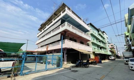 ขายอพาร์ทเม้นท์ / โรงแรม - ขายกิจการห้องเช่า หอพัก ซอยคลองหลวง 19 เนื้อที่ 40 ตร.ว. 5 ชั้น 11 นอน 12 น้ำ