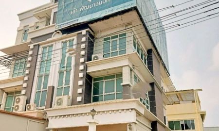 ขายอาคารพาณิชย์ / สำนักงาน - โฮมออฟฟิศ 4 ชั้น หลังมุม ทำเลธุรกิจ ลาดกระบัง พร้อมรายได้ค่าเช่าป้ายโฆษณา 60,000/เดือน