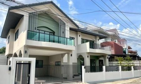 ขายบ้าน - ขาย บ้านเดี่ยว รีโนเวทใหม่ทั้งหลัง หมู่บ้านปรีชาล้ำเพชร รามคำแหง76 ใกล้รถไฟฟ้าสายสีส้ม ใกล้เดอะมอลล์บางกะปิ