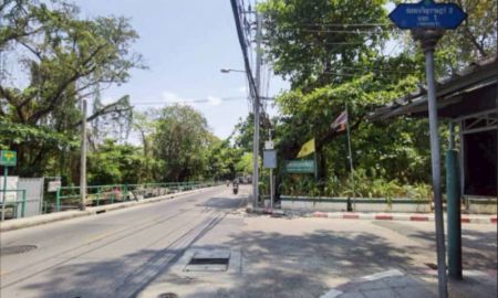 ขายที่ดิน - ขายที่ดิน พร้อมสิ่งปลูกสร้าง เนื้อที่ 49ตรว. ซ.เจริญราษฏร์ 2 แยก 1 (ซ.ดอนกุศล 1) แขวงทุ่งวัดดอน เขตสาทร จ.กรุงเทพฯ 10120