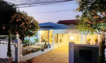 ให้เช่าบ้าน - เซ็นทรัลแจ้งวัฒนะ 2.3 กม. อิมแพ็ค แจ้งวัฒนะ 30-38 ให้เช่าบ้านเดี่ยว 102ตร.ว. 4นอน 2น้ำ 2คัน 3แอร์ รถไฟฟ้าเมืองทองธานี500ม.