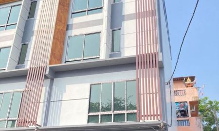 ให้เช่าทาวน์เฮาส์ - ปล่อยเช่า โฮมออฟฟิศ ทาวน์โฮม 4 ชั้น เพชรเกษม 69 ที่จอดรถส่วนตัว 2 คัน เดินทางสะดวก ปลอดภัยแผ่นดินไหว
