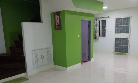 ขายทาวน์เฮาส์ - ขายทาวน์เฮ้าส์ 2 ชั้น ถนนร่มเกล้า ซอย12 เขตมีนบุรี