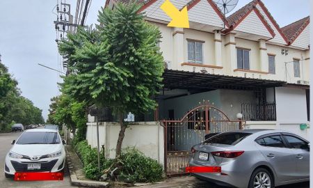 ขายทาวน์เฮาส์ - บ้าน2ชั้นมีพื้นที่ใกล้Central westgateติดถนน ใหล้โรงเรียนสารสาสรนืและด้านข้างมีพื้นที่ และ ต่อเติมห้อง