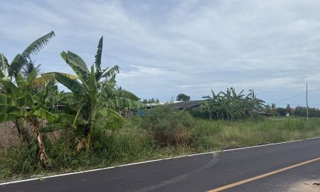 ขายที่ดิน - ที่ดินติดถนนลาดยาง ใกล้รีสอร์ท ใกล้ทะเลหาดเจ้าสำราญ