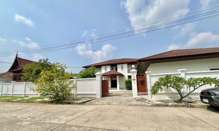 ขายบ้าน - ขายบ้านเมืองเอก บ้านหลังใหญ่ติดริมน้ำ เนื้อที่ 324 ตรว. ซอยเอกรัตน์ 6 ตำบลหลักหก อำเภอเมืองปทุมธานี
