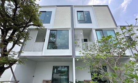 ขายทาวน์เฮาส์ - ขาย ทาวน์โฮม 3 ชั้น อัลติจูด คราฟ ไวบ์ บางนา Altitude Kraf Bangna หลังเมกะบางนา