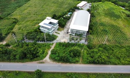 ขายบ้าน - ขายที่ดิน 6.5 ไร่ ปราจีนบุรี โฉนดครุฑแดง ติดถนน 304 พร้อม (บ้าน4ชั้น โกดังและบ้านพักคนงาน)