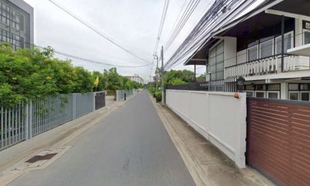 ขายที่ดิน - ขายที่ดินพร้อมสิ่งปลูกสร้าง ในซอย กรุงเทพ-นนทบุรี 44 เหมาะทำคอนโด!