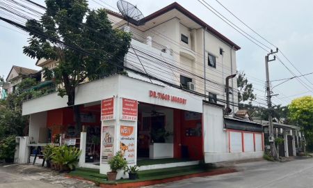 ขายบ้าน - ขายด่วน บ้านเดี่ยวตึก 3ชั้น หมู่บ้านวรินทร รัชดา18(หลังมุมหน้าปากทางเข้าหมู่บ้าน) อยู่ติดกับคอนโดรัชดาซิตี้ เหมาะสำหรับอยู่อาศัย,ทำออฟฟิศ,ทำสำนักงาน