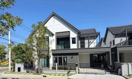 บ้าน - เช่า ขายบ้าน หมู่บ้าน Centro บางนาเฟส 2 แปลงมุม ติดสวน บ้านสวยมาก