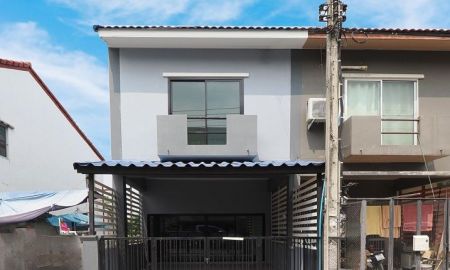 ขายทาวน์เฮาส์ - บ้านรีโนเวทใหม่ ทาวน์เฮ้าส์ 2 ชั้น ม.วรพัต ขนาด 17.9 ตรว. 2นอน 2น้ำ บ้านหลังมุม เดินทางสะดวก ตกแต่งพรีเมี่ยม พร้อมเข้าอยู่ได้ทันที [วัชรพล-สุขาภิบาล5]