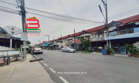 ขายทาวน์เฮาส์ - ทาวน์เฮาส์ หมู่บ้าน อยู่เจริญ 1 (คลอง 4 ลำลูกกา) เนื้อที่ 17 ตรว. ถนนรังสิต-นครนายก ต.บึงยี่โถ อ.ธัญบุรี จ.ปทุมธานี