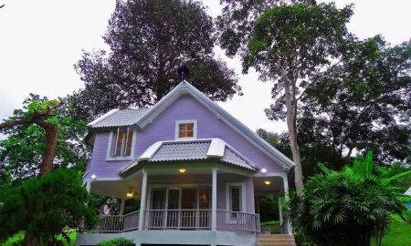 ให้เช่าบ้าน - ให้เช่าบ้านพักตากอากาศ 2 ชั้น สไตล์รีสอร์ท Brookside Valley Resort ระยอง