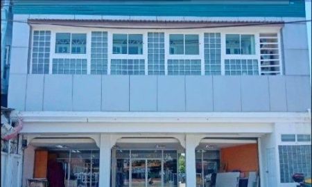 ให้เช่าคอนโด - รร.นานาชาติระยอง 4.8 กม. เซ็นทรัลพลาซ่า ระยอง 3.2 กม. ห้องชุด อพาร์ทเม้นท์ 31 ตร.วา.121ตร.ม.หรูแต่งใหม่ 2 นอน 2 น้ำติดถนนใหญ่
