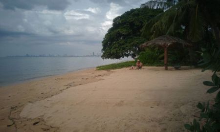ขายที่ดิน - ขายด่วน ที่ดินติดหาด บางเสร่ จังหวัดชลบุรี