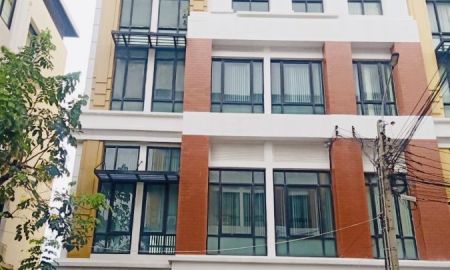 ขายอาคารพาณิชย์ / สำนักงาน - ขายถูก/เช่า โฮมออฟฟิศ 4 ชั้น ม.บ้านกลางกรุง เยื้องเซนทรัลบางนา