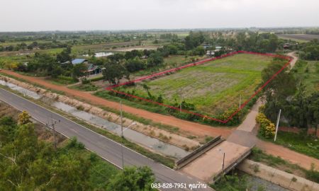ขายที่ดิน - ขายที่ดิน 6 ไร่ 195 ตร.ว. มีโฉนด ติดถนน 3 ด้าน มีคลอง 2 ด้าน ด้านข้างยาว 180 เมตร