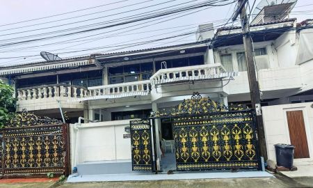 ให้เช่าทาวน์เฮาส์ - ให้เช่าทาวน์เฮ้าส์ 2 ชั้น 3ห้องนอน3ห้องน้ำ หลังห้างเอ็มโพเรียม ซอยอารีย์ สุขุมวิท26 ใจกลางเมือง เดินทางสะดวก สิ่งแวดล้อมดี ใกล้ BTSพร้อมพงษ์