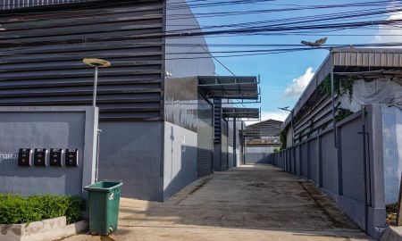 ให้เช่าโรงงาน / โกดัง - ให้เช่าโกดัง เฉลิมพระเกียรติ ร.9 แขวงหนองบอน เขตประเวศ กรุงเทพฯ พื้นที่ 200 ตร.ม.