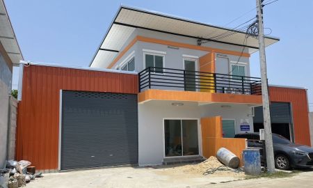 โรงงาน / โกดัง - โกดังให้เช่า เหมาะสำหรับทำออฟฟิศหรือทำงานผลิต ใกล้ตลาดไท อ. คลองหลวง จ.ปทุมธานี