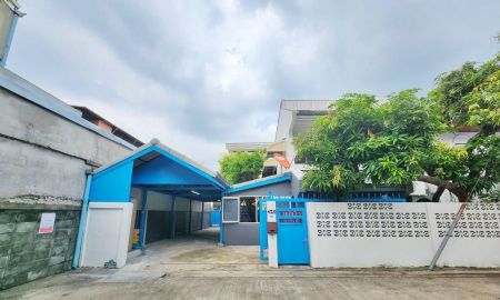 ขายบ้าน - ขายบ้านเดี่ยว 2 ชั้น หลังริม ลาดพร้าว 87 โครงสร้างแข็งแรง ห่างจากถนนใหญ่ เพียง 750 เมตร(JKTW96) .