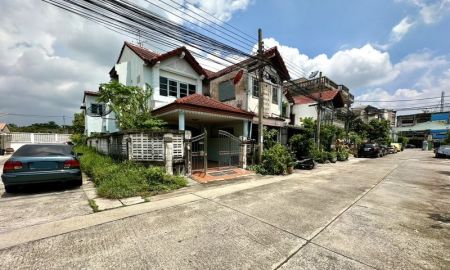 ขายทาวน์เฮาส์ - ขายทาวน์เฮ้าส์หลังริม หมู่บ้านริเวอร์โฮม แจ้งวัฒนะ-ปากเกร็ด ซอย 4 พื้นที่ 30 ตรว. ขายถูก บ้านกว้างขวาง ต่อเติมครัวและห้องนอนใหญ่ จอดรถสะดวก