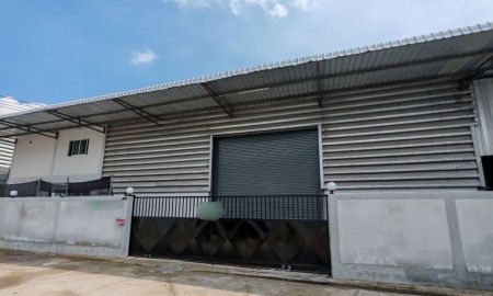 โรงงาน / โกดัง - ให้เช่าหรือขายโรงงาน โกดัง ขนาด 200 ตร.ว. พื้นที่ใช้สอยประมาณ 700 ตร.ม. พร้อมออฟฟิศ 2 ชั้น ไฟฟ้า 3 เฟส สมุทรสาคร
