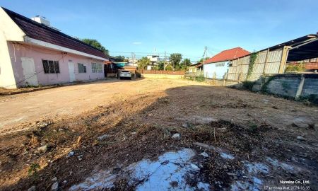 ขายที่ดิน - ขายที่ดิน 319 ตรว พร้อมบ้านเดี่ยว 2 หลัง เหมาะเป็นบ้านพักอาศัยหรือเป็นสำนักงาน อยู่ตรงข้ามแม็คโครมุกดาหาร ซอยผ่องใส