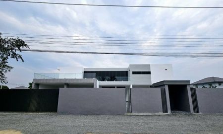 ขายบ้าน - ขายบ้านเดี่ยวโมเดิร์นหลังใหญ่สุดหรู 200ตรว บ้านใหม่พร้อมสระว่ายน้ำ วงแหวนรอบ2 ดอยสะเก็ด เชียงใหม่.