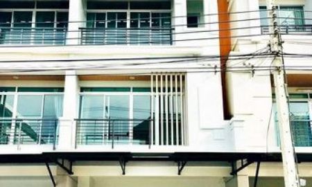 ให้เช่าทาวน์เฮาส์ - ให้เช่า] บ้านกลางเมือง เออร์บาเนียน ศรีนครินทร์ / 3 ห้องนอน 3 ห้องน้ำ / 20 ตรว. 170 ตรม. **35,000**