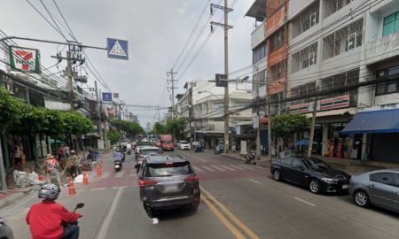 ขายที่ดิน - ขายด่วน ที่ดินพร้อมสิ่งปลูกสร้าง โซนถนนจันทร์ ใกล้ทางด่วนศรีรัช