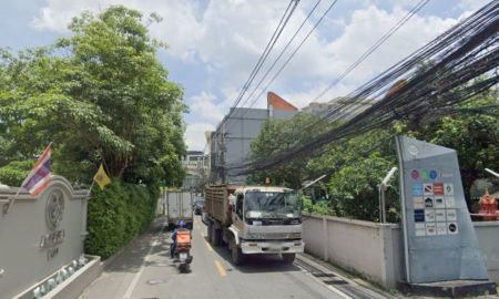 ขายที่ดิน - ขายที่ดินพร้อมสิ่งปลูกสร้าง สุขุมวิท 49 ใกล้โรงพยาบาลสมิติเวช สุขุมวิท