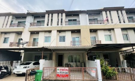 ขายทาวน์เฮาส์ - vายบ้าน เออเบิร์นธารา รีโนเวทแล้ว - ทิศใต้ หน้าบ้านไม่ชนใคร