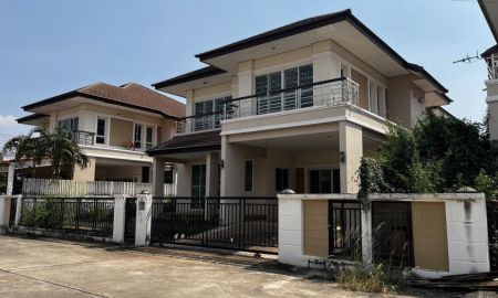 ขายบ้าน - ขายบ้านเดี่ยว 2 ชั้น หลังใหญ่ มี 4 ห้องนอน 3 ห้องน้ำ มีห้องแม่บ้าน 1 ห้องนอน 1 ห้องน้ำ